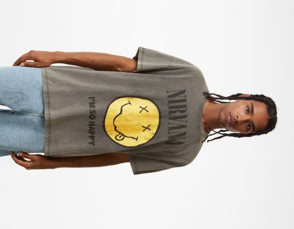 Bershka Kurzes Sleeve Happy Face Nirvana Print T-shirts Herren Schwarz | jVlKauqpdZm