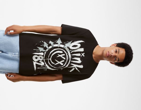 Bershka Regular-fit Kurzes Sleeve Featuring Blink 182 Print T-shirts Herren Schwarz | N2K8COssurz