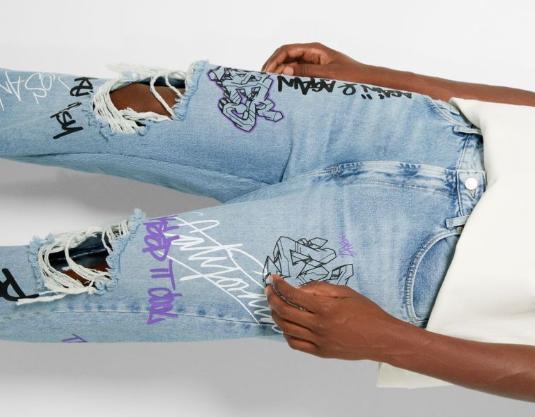 Bershka 90's Weite Graffiti Print Jeans Herren Hellblau | u09JNrj8thJ