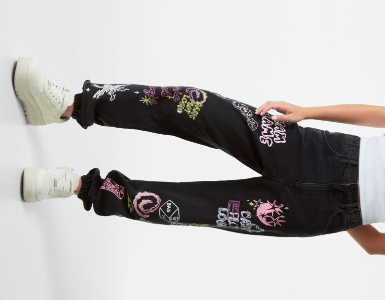 Bershka Graffiti Print Jogger Jeans Damen Schwarz | fGIIbVUY4zu