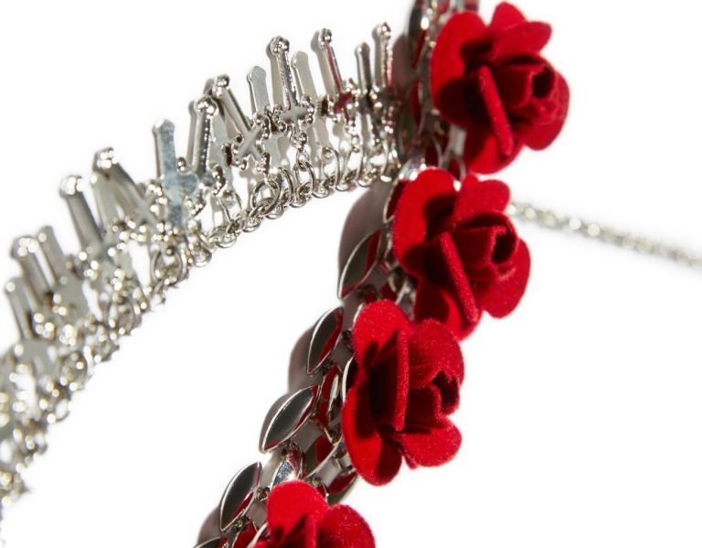 Bershka Set Of 2 Choker Necklaces With Crosses And Roses Schmuck Damen Silber | h7nh1FBWAoZ