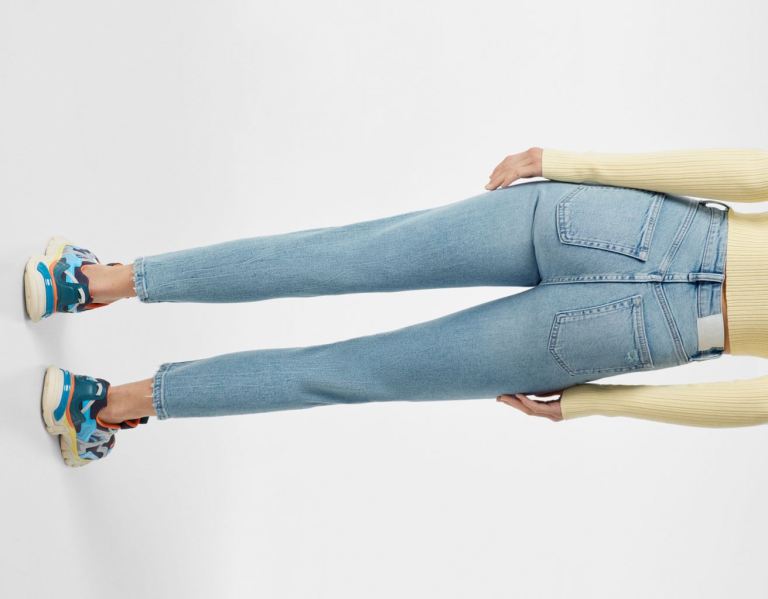 Bershka Slim Kompfort Fit Mom Jeans Damen Hellblau | KQCmy5E3iiZ